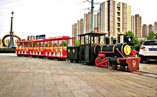 商業(yè)廣場(chǎng)里的72座電動(dòng)火車(chē)你坐過(guò)嗎？你想坐嗎？